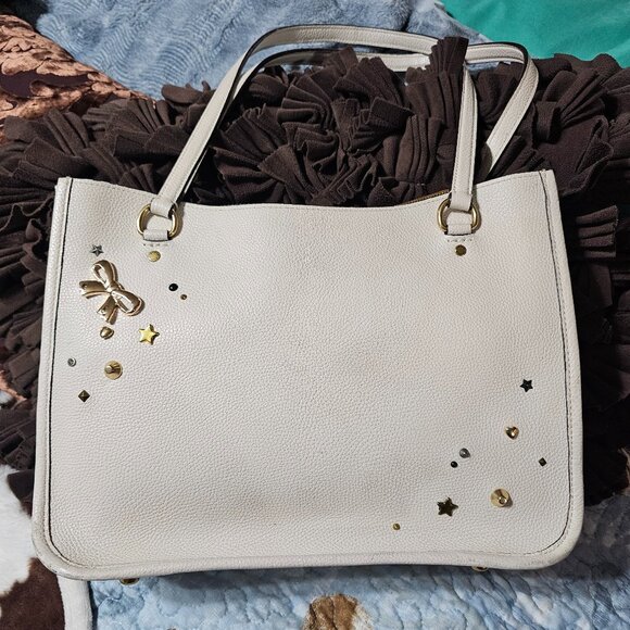 Coach Tyler Carryall With Pins Tote Puse Shoulder bag In Chalk Pebbled Leather - Picture 1 of 8